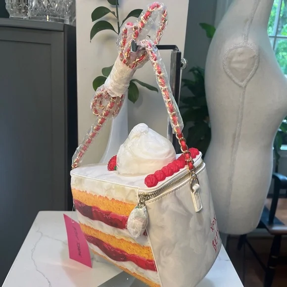 Betsey Johnson Shortcake Purse Kitsch NWT - Picture 4 of 16